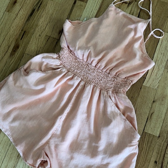 ☀️ American Eagle Peach Linen Halter Romper – Size Large ☀️ - Picture 3 of 4
